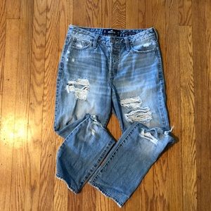 Hollister 5R distressed straight jeans.